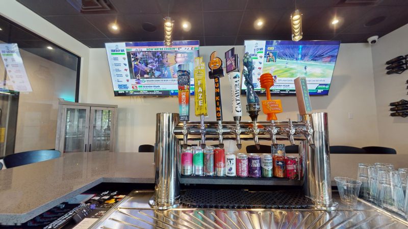 V Pizza & Tap Room