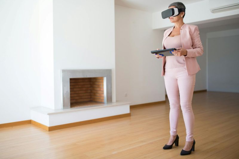 Woman using a VR set